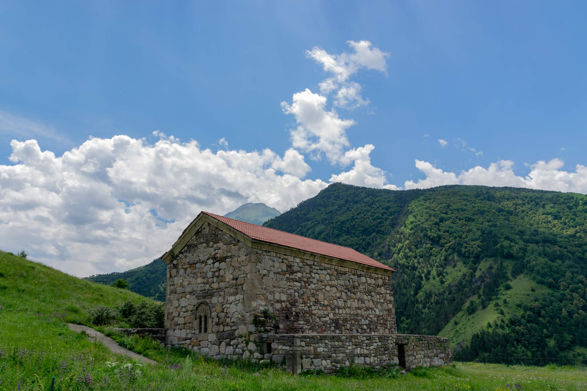 Храм тхаба ерды ингушетия фото