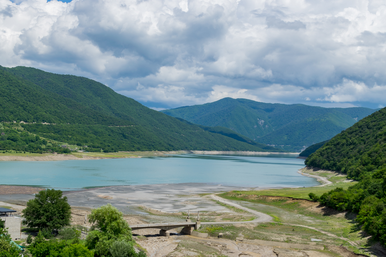 водохранилище в грузии